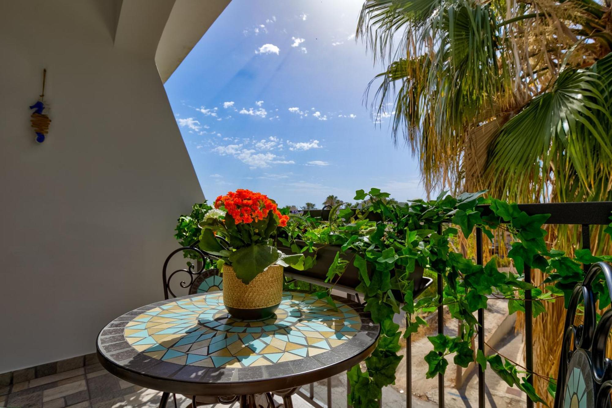 Dreamy 2 Bed Apartment By The Sea Paphos Esterno foto